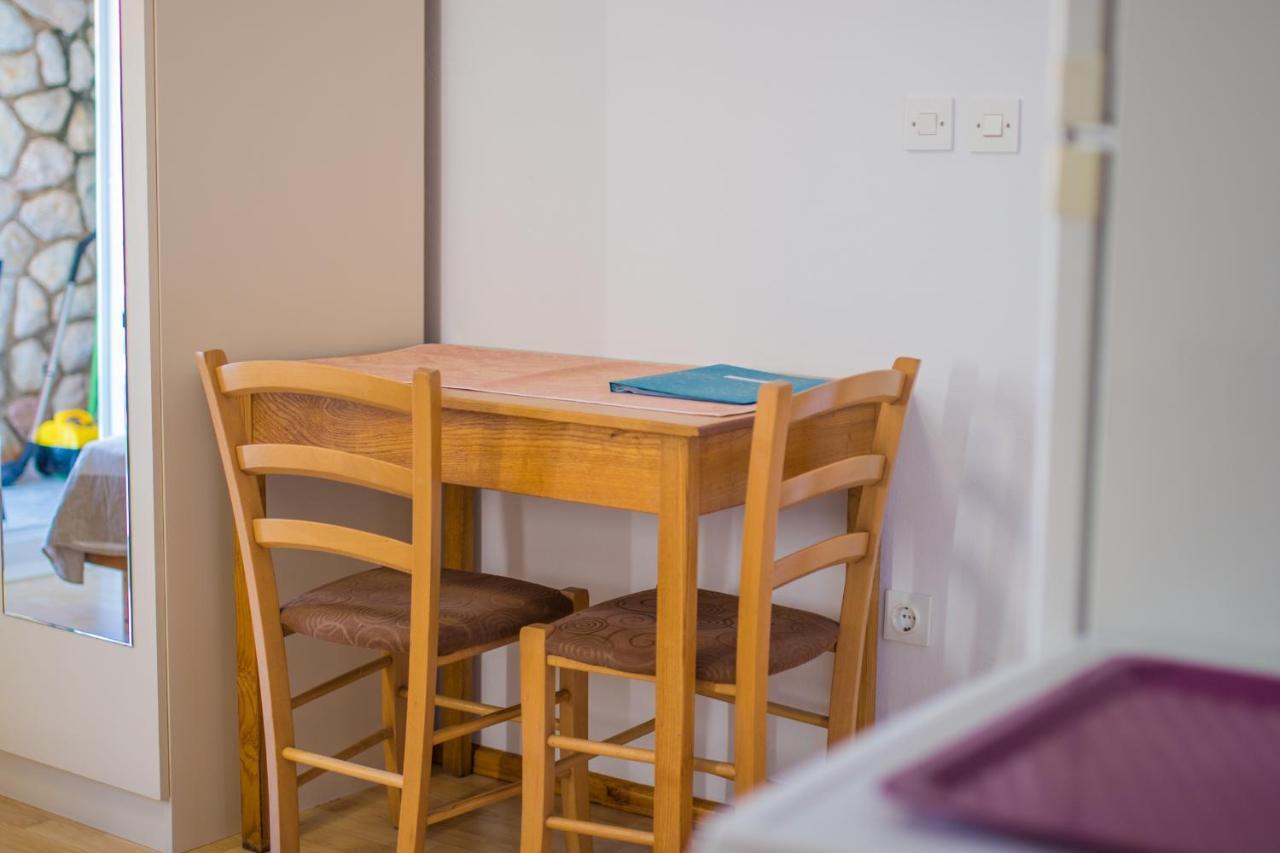 Apartmani VILLA KALINIC Njivice Bagian luar foto