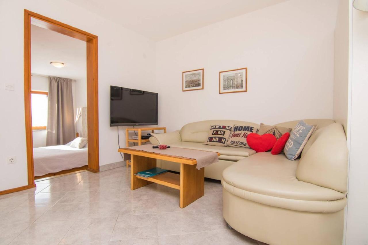 Apartmani VILLA KALINIC Njivice Bagian luar foto