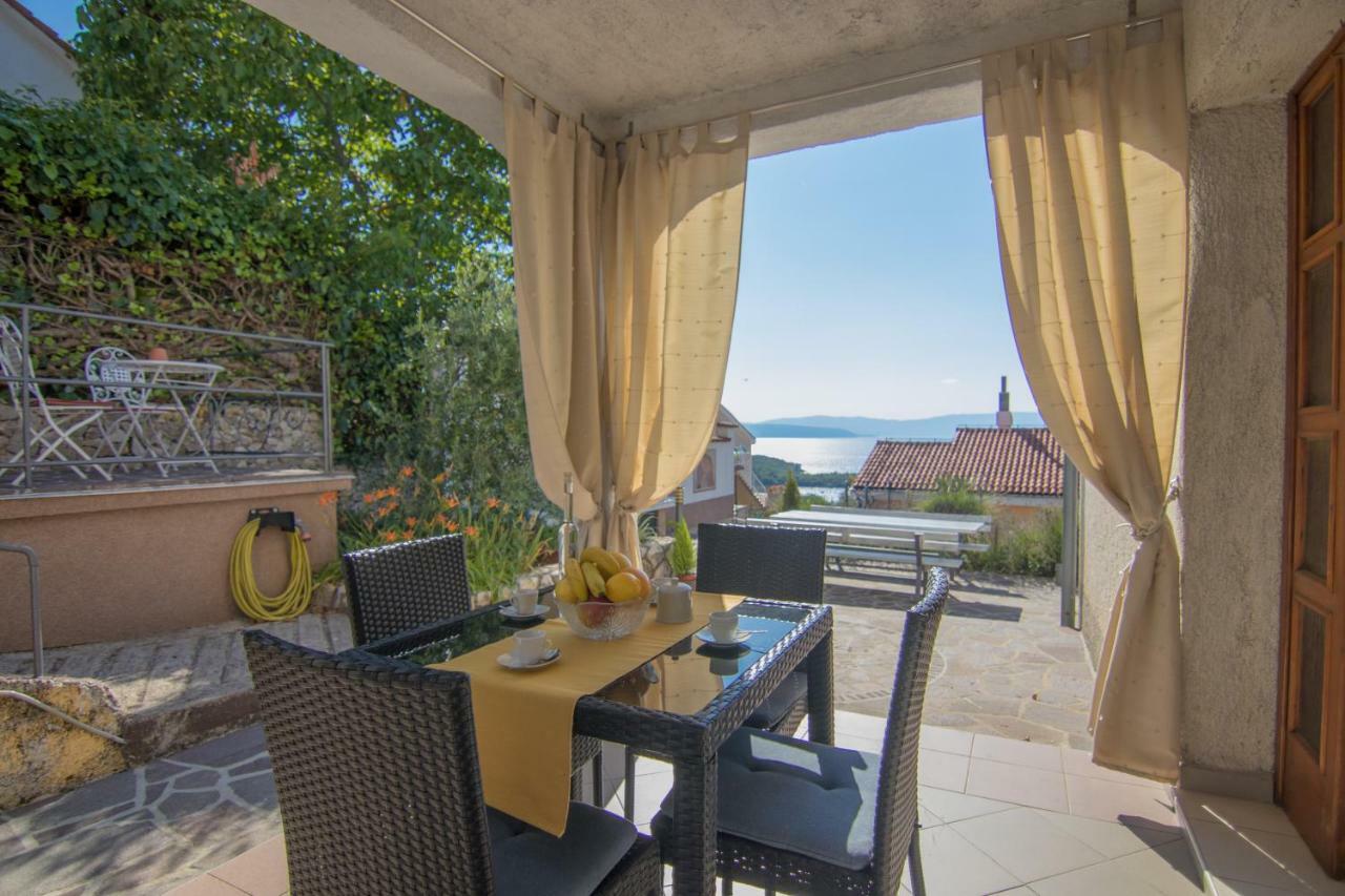 Apartmani VILLA KALINIC Njivice Bagian luar foto