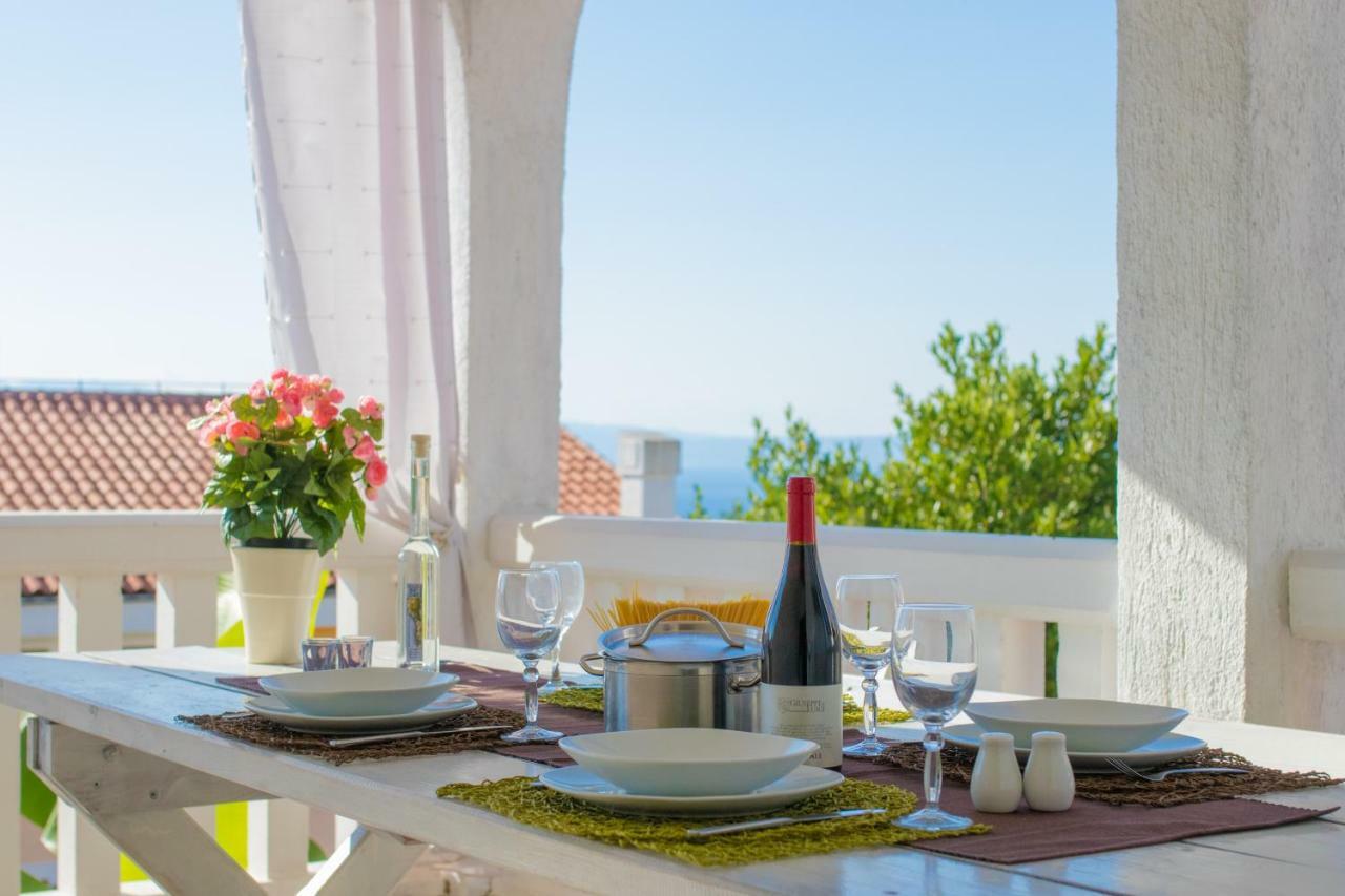 Apartmani VILLA KALINIC Njivice Bagian luar foto
