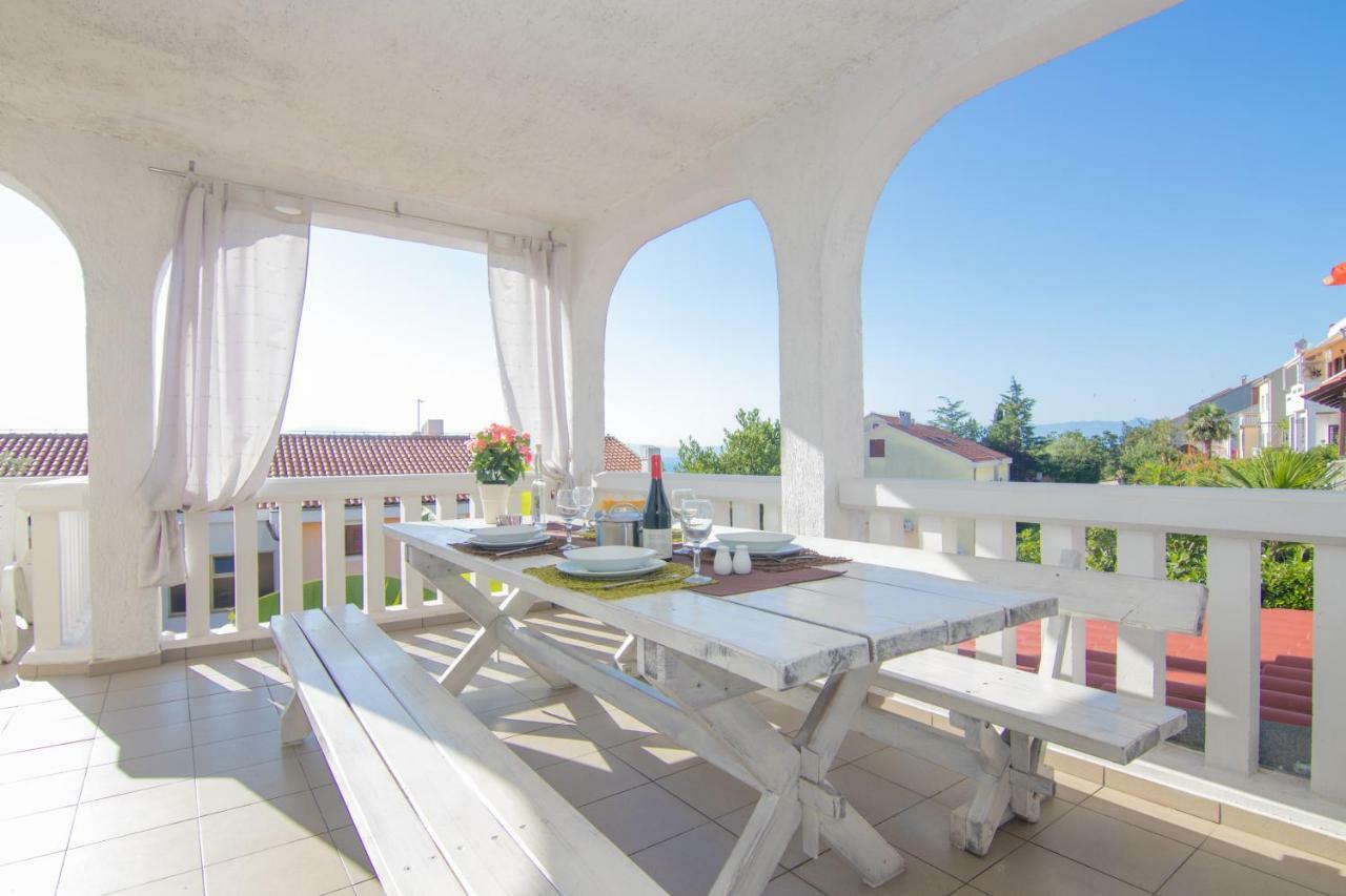 Apartmani VILLA KALINIC Njivice Bagian luar foto